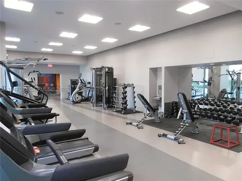 68 SE 6th Street Miami FL 33131