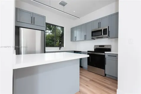 4517 NW 3rd Street Miami FL 33126