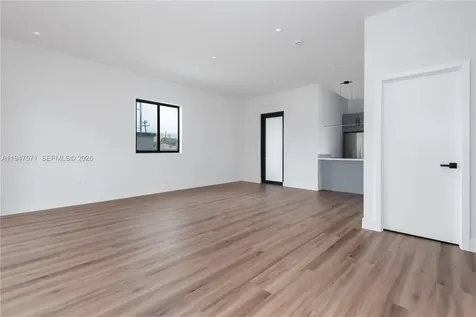 4517 NW 3rd Street Miami FL 33126