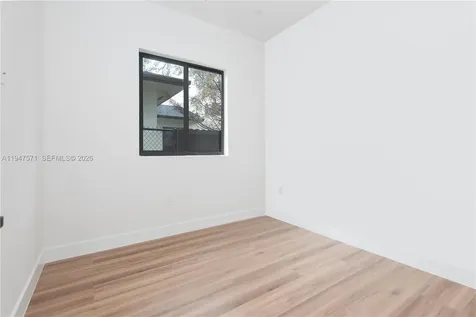 4517 NW 3rd Street Miami FL 33126