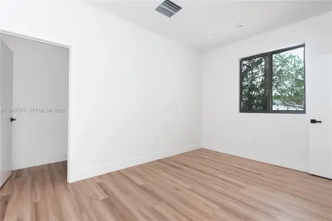 4517 NW 3rd Street Miami FL 33126
