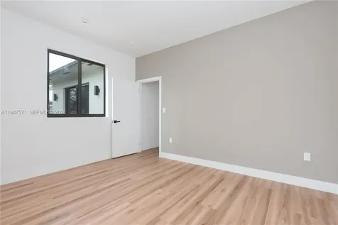 4517 NW 3rd Street Miami FL 33126