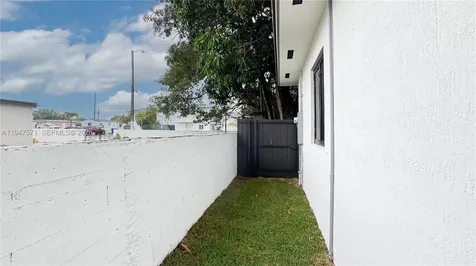 4517 NW 3rd Street Miami FL 33126
