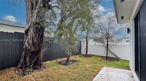 4517 NW 3rd Street Miami FL 33126