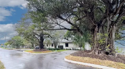 4517 NW 3rd Street Miami FL 33126