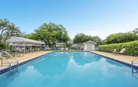 117 Royal Park Drive Oakland Park FL 33309