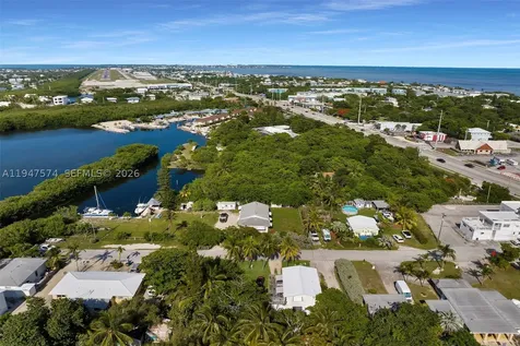 329 63rd Court Gulf Marathon FL 33050