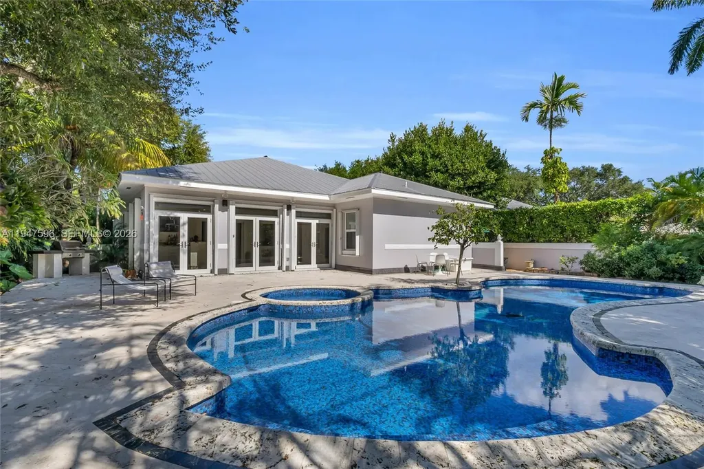 5794 SW 76th Terrace South Miami FL 33143