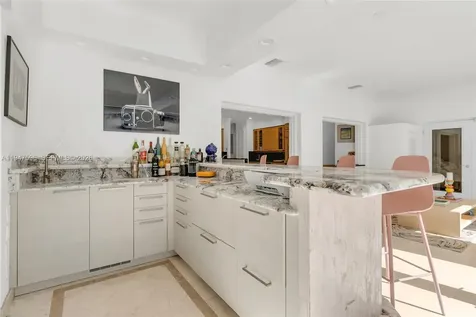 5794 SW 76th Terrace South Miami FL 33143