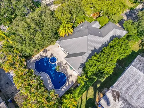 5794 SW 76th Terrace South Miami FL 33143