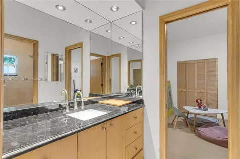 5794 SW 76th Terrace South Miami FL 33143