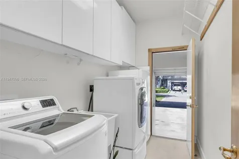 5794 SW 76th Terrace South Miami FL 33143