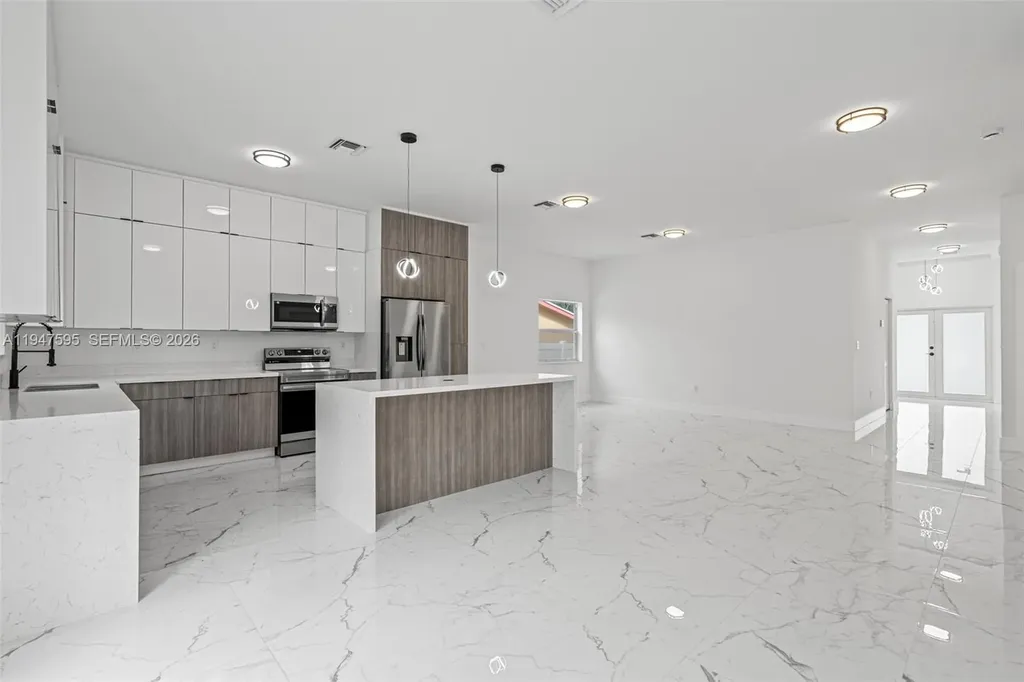 2861 NW 8th Court Fort Lauderdale FL 33311