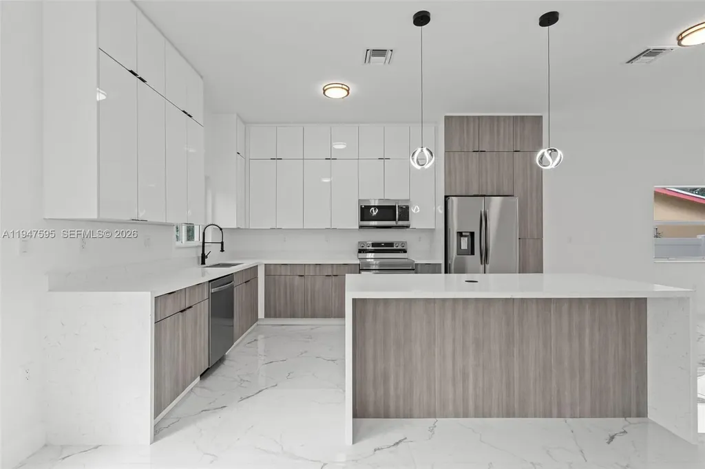 2861 NW 8th Court Fort Lauderdale FL 33311