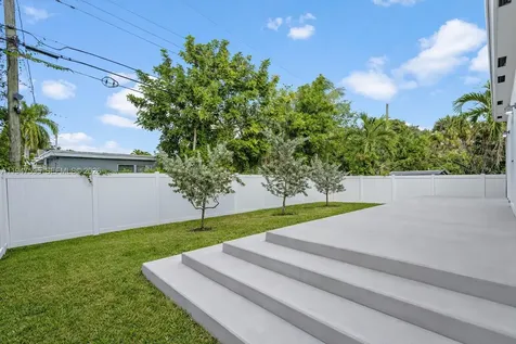 2861 NW 8th Court Fort Lauderdale FL 33311