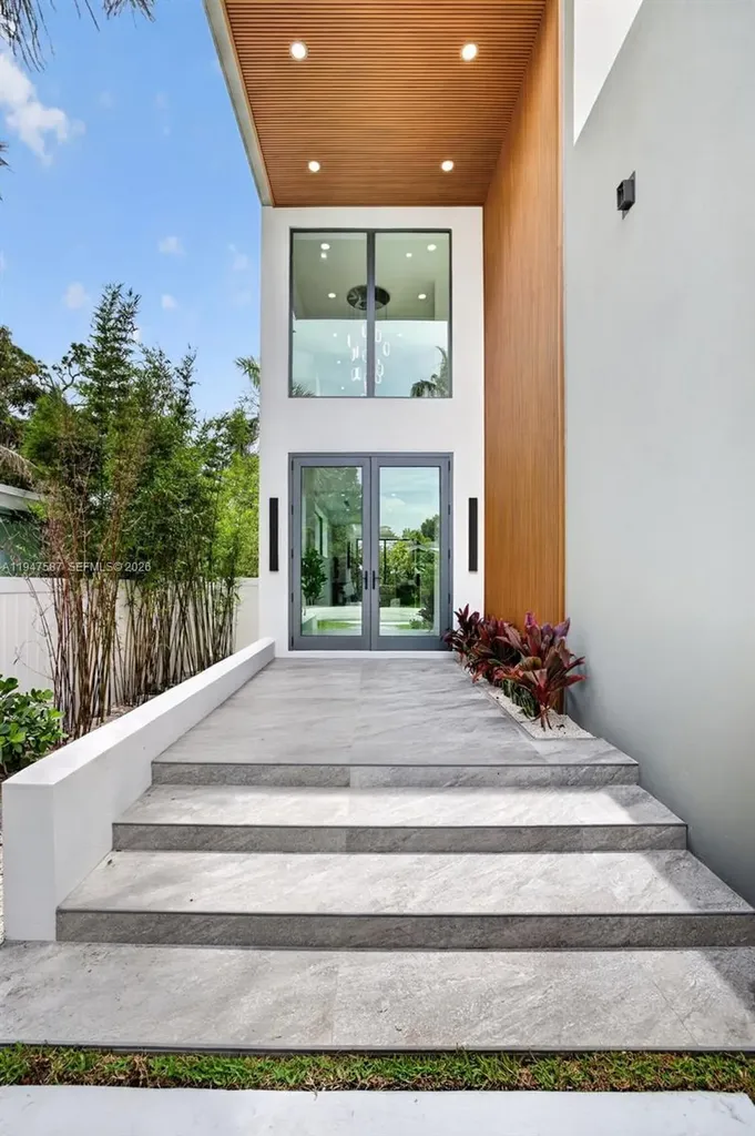 604 SW 7th Street Fort Lauderdale FL 33315