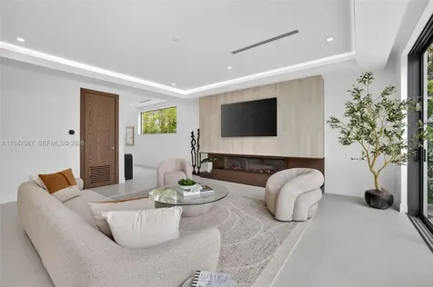 604 SW 7th Street Fort Lauderdale FL 33315