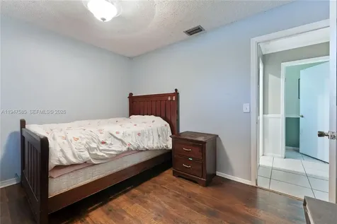 10100 SW 50th Court Cooper City FL 33328