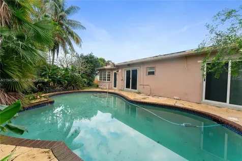 10100 SW 50th Court Cooper City FL 33328