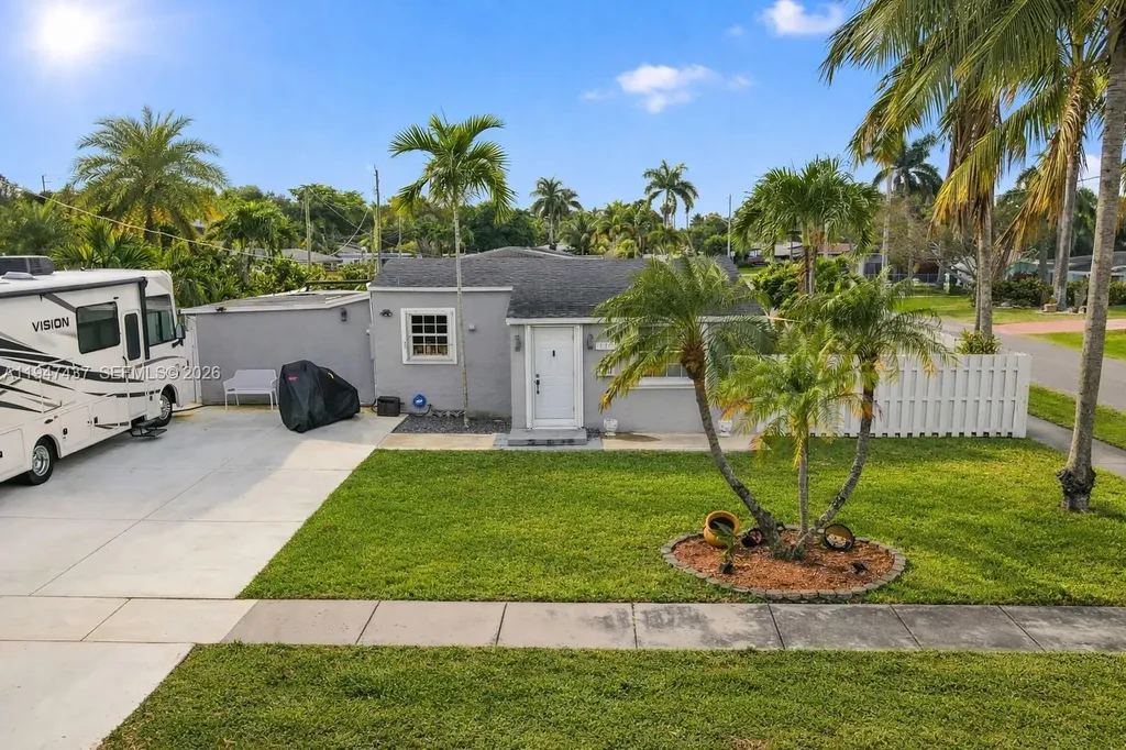 117 SW 6th Street Hallandale Beach FL 33009