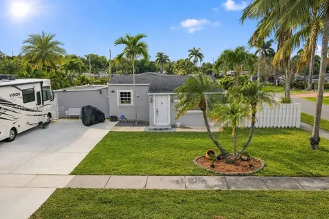 117 SW 6th Street Hallandale Beach FL 33009