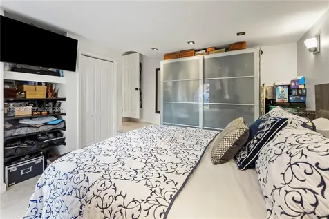 117 SW 6th Street Hallandale Beach FL 33009