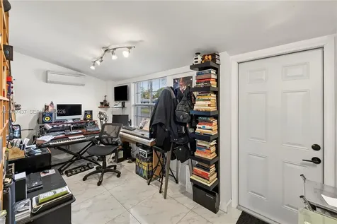 117 SW 6th Street Hallandale Beach FL 33009
