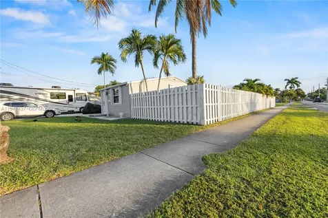 117 SW 6th Street Hallandale Beach FL 33009