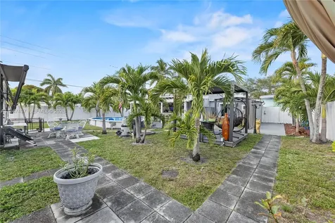 117 SW 6th Street Hallandale Beach FL 33009