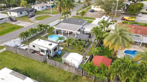 117 SW 6th Street Hallandale Beach FL 33009