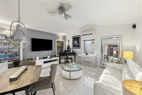 117 SW 6th Street Hallandale Beach FL 33009