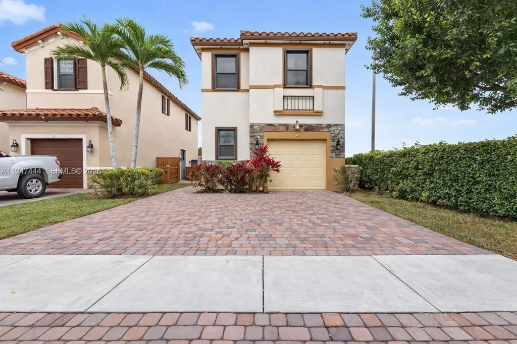 77 NE 37th Place Homestead FL 33033