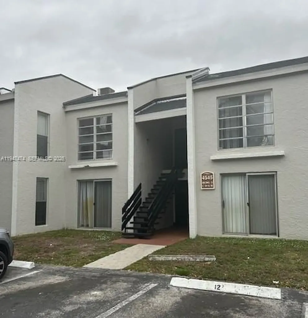4545 Treehouse Lane Tamarac FL 33319