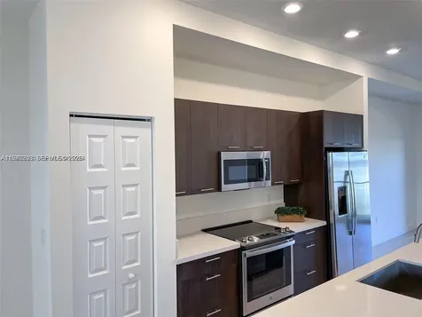 8151 NW 104th Avenue Doral FL 33178