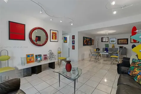 1623 Collins Avenue Miami Beach FL 33139