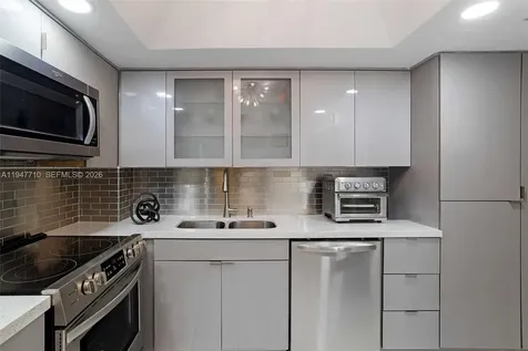 1623 Collins Avenue Miami Beach FL 33139