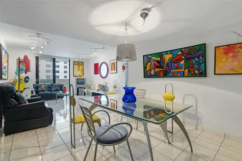 1623 Collins Avenue Miami Beach FL 33139