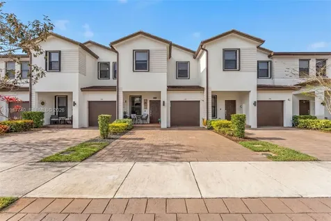 180 SW 185th Way Pembroke Pines FL 33029