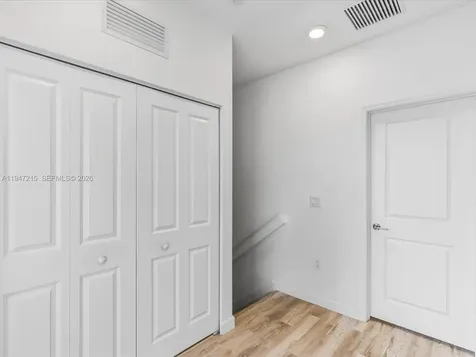 544 NE 206th Lane Miami FL 33179