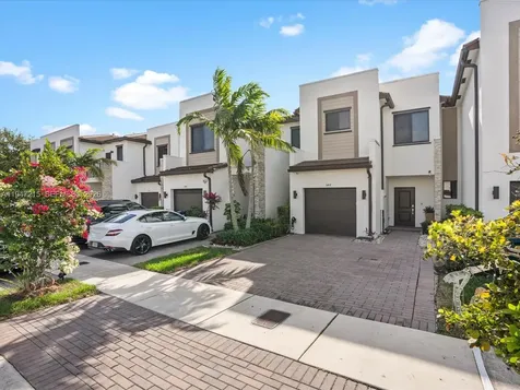 544 NE 206th Lane Miami FL 33179