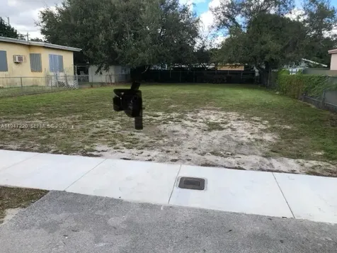 1735 NW 57th Street Miami FL 33142