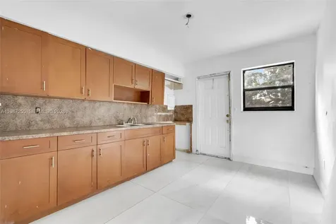 1360 NW 117th Street Miami FL 33167