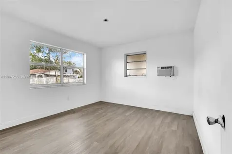 1360 NW 117th Street Miami FL 33167