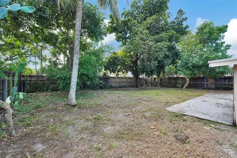 1360 NW 117th Street Miami FL 33167
