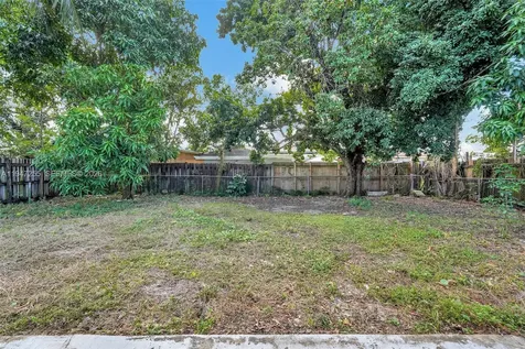 1360 NW 117th Street Miami FL 33167