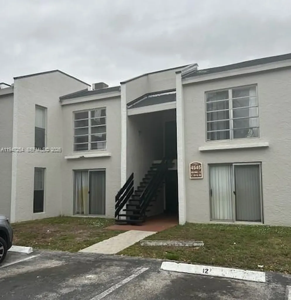 4545 Treehouse Lane Tamarac FL 33319