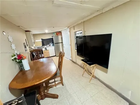 306 SE 13th Street Other City - In The State Of Florida FL 34142
