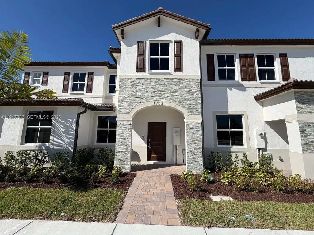 2732 SE 26 Avenue Homestead FL 33035