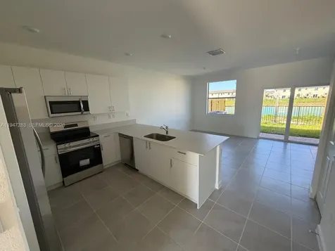 2732 SE 26 Avenue Homestead FL 33035
