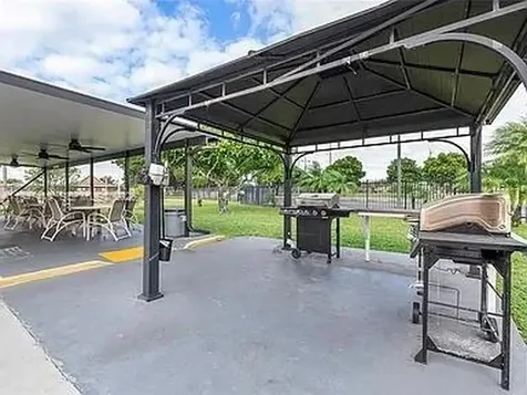 9202 NW 81st Court Tamarac FL 33321